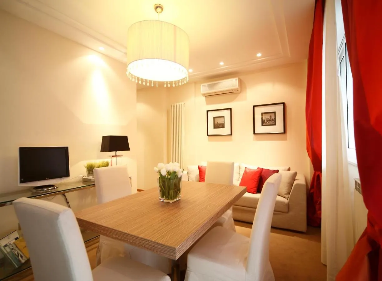 Residence Lungomare - Charming Apartments Riccione 4*,