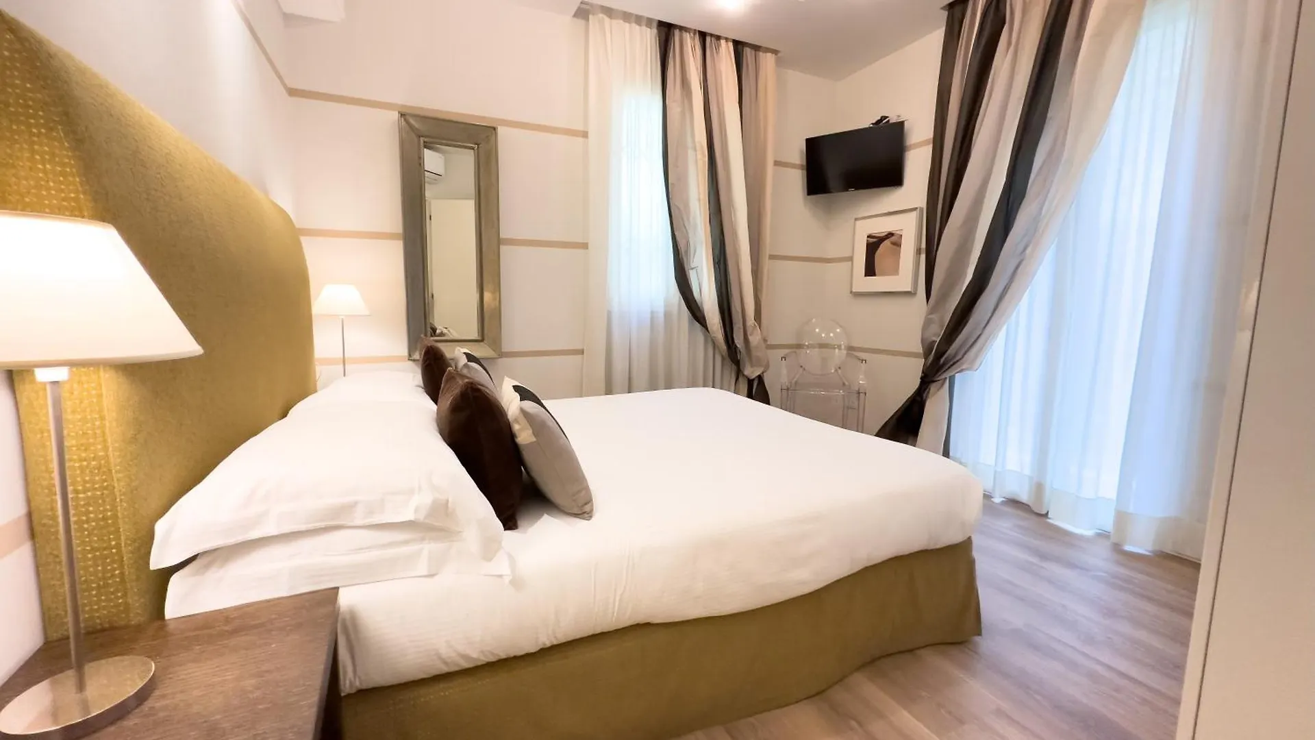 **** Aparthotel Residence Lungomare - Charming Apartments Riccione Italy