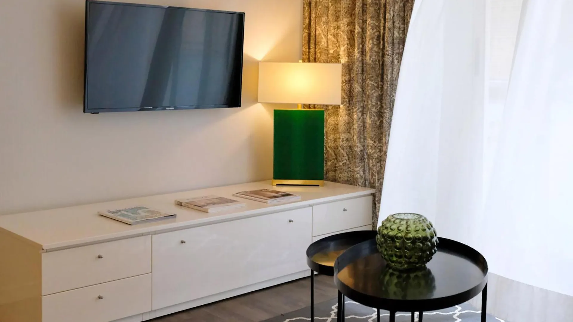 Residence Lungomare - Charming Apartments Riccione Aparthotel