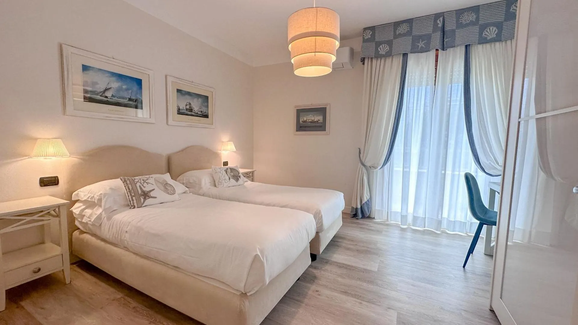 Residence Lungomare - Charming Apartments Riccione