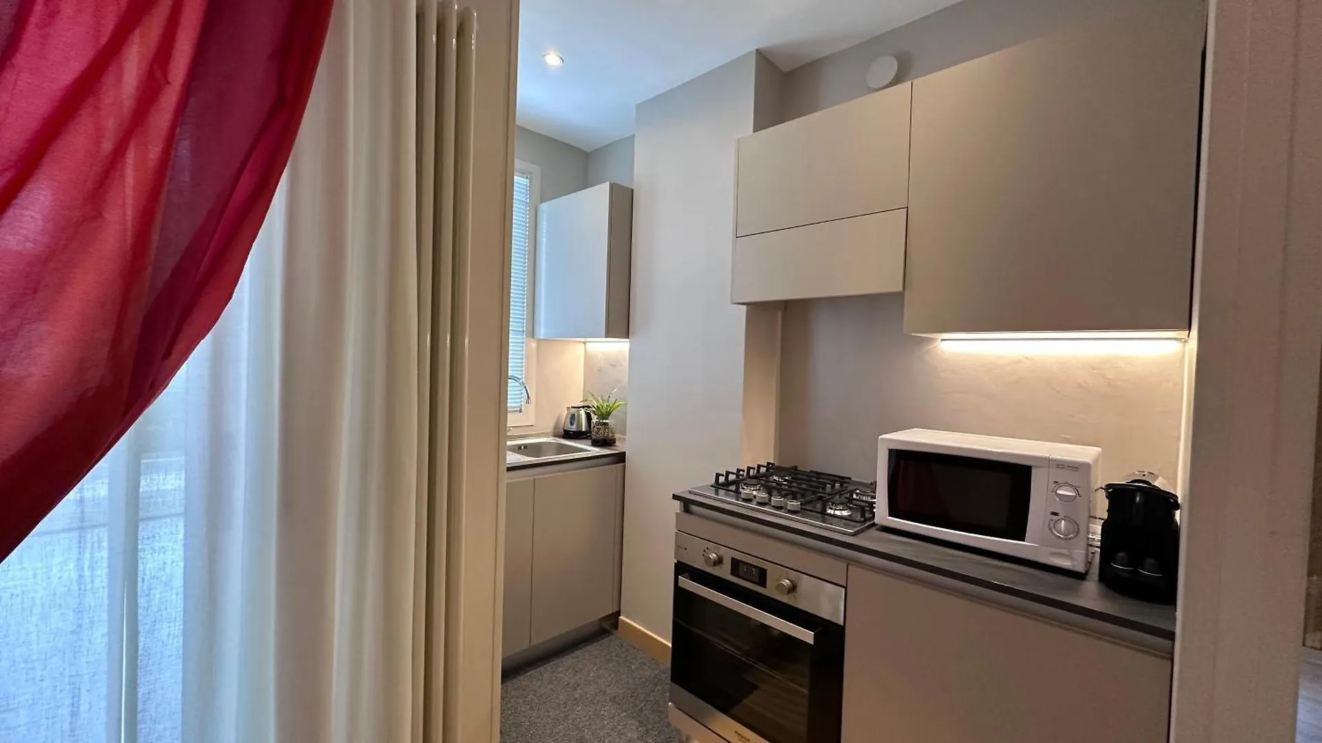**** Aparthotel Residence Lungomare - Charming Apartments Riccione Italy