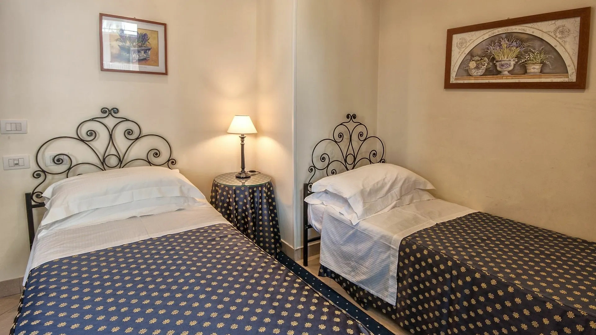 Aparthotel Residence Lungomare - Charming Apartments Riccione