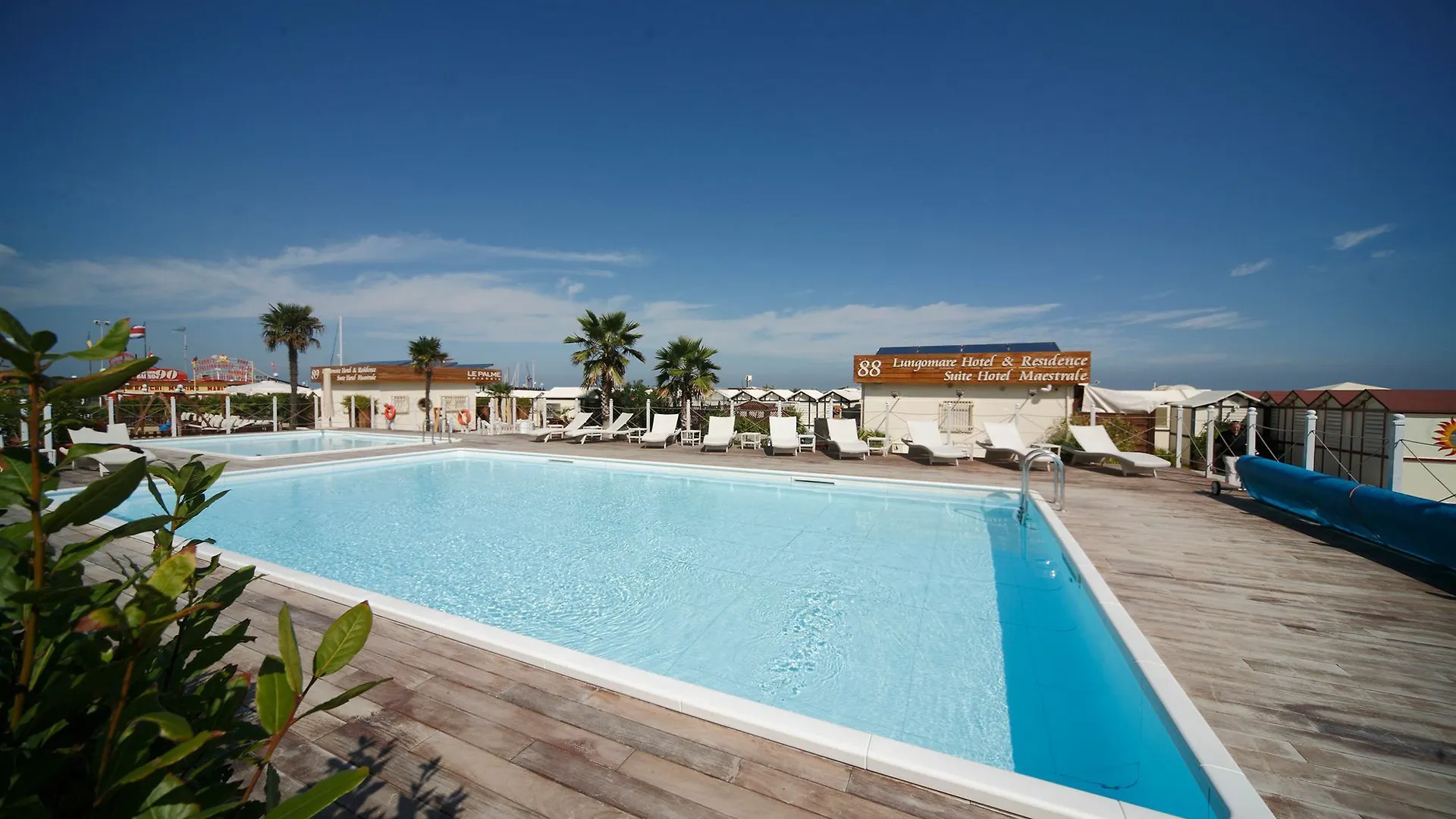 **** Aparthotel Residence Lungomare - Charming Apartments Riccione Italy