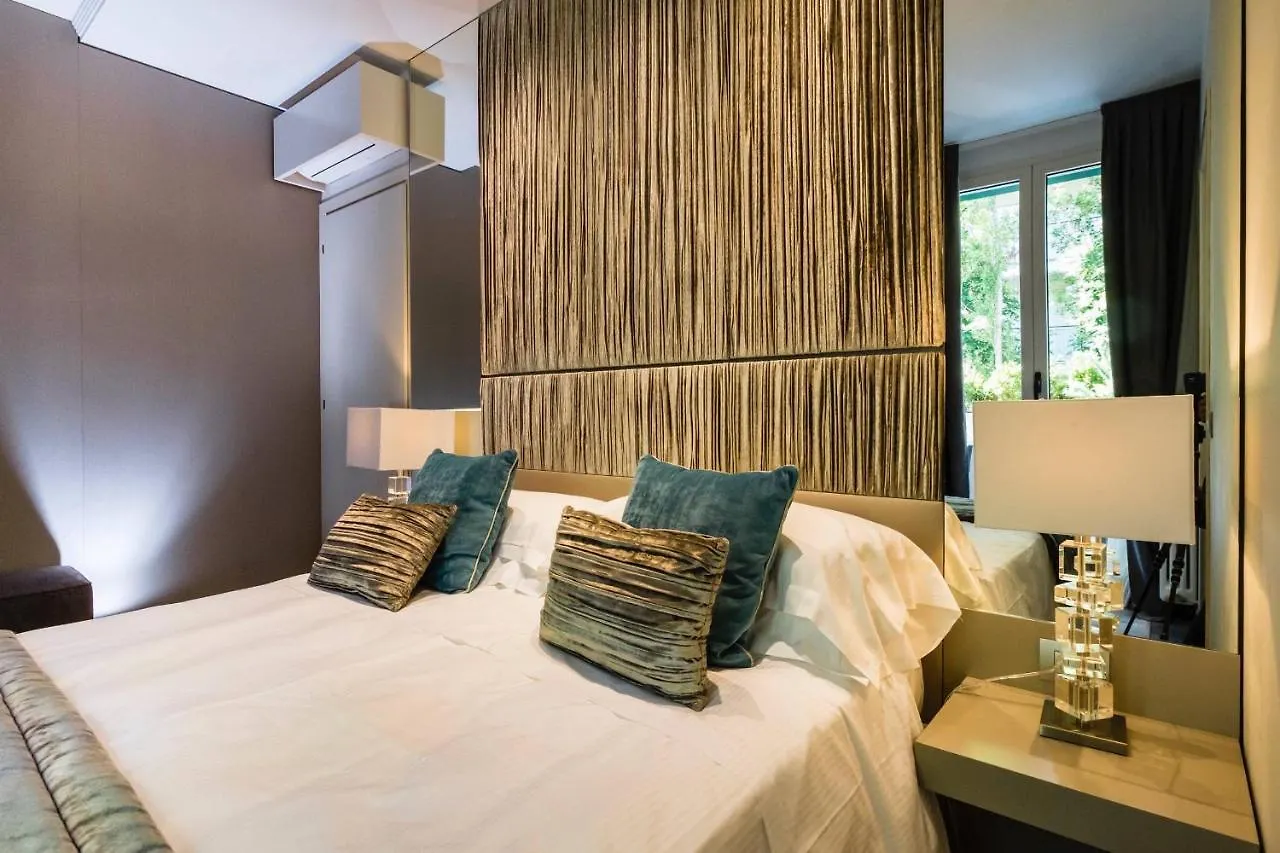 **** Aparthotel Residence Lungomare - Charming Apartments Riccione Italy