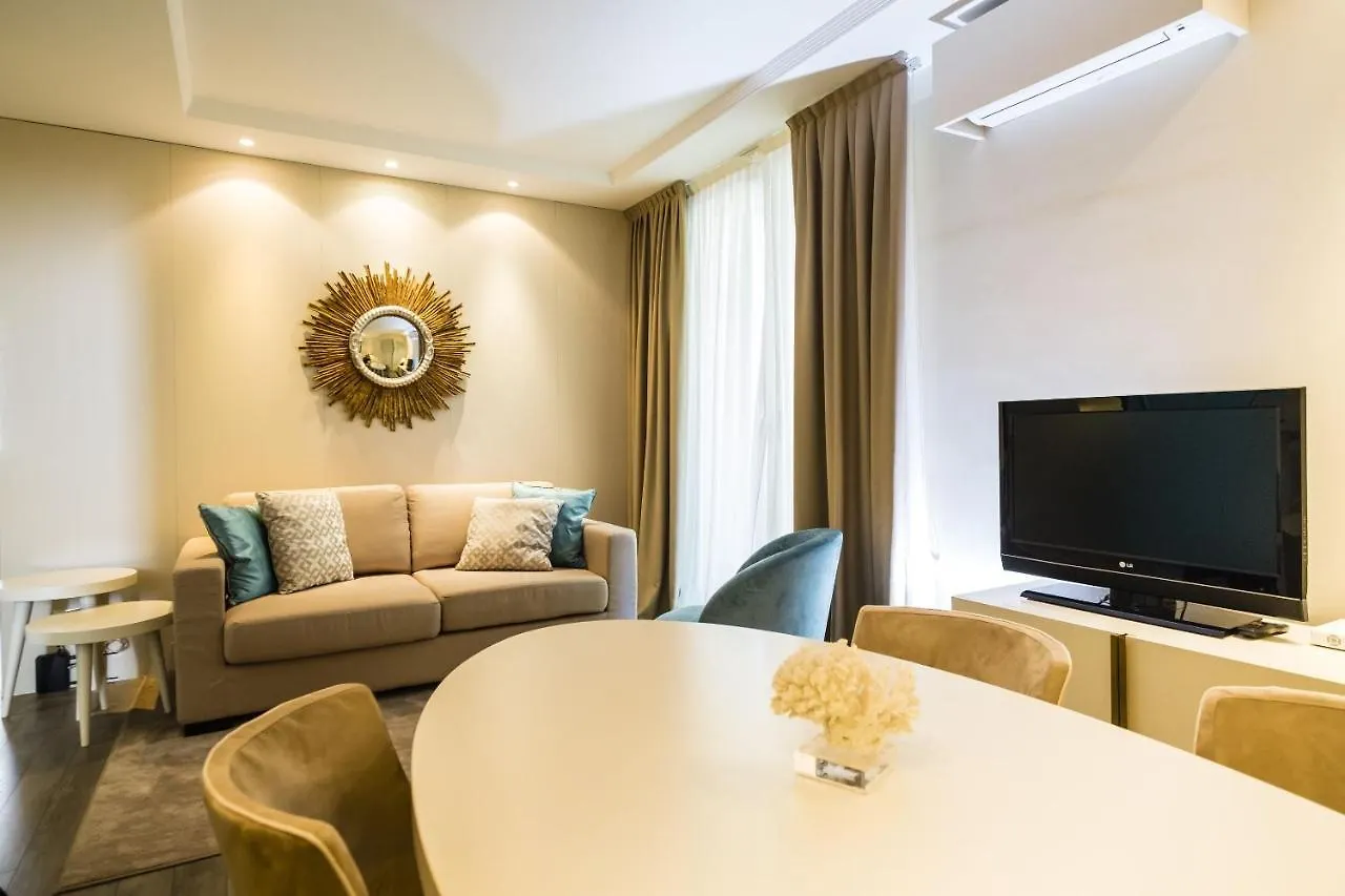 Aparthotel Residence Lungomare - Charming Apartments Riccione