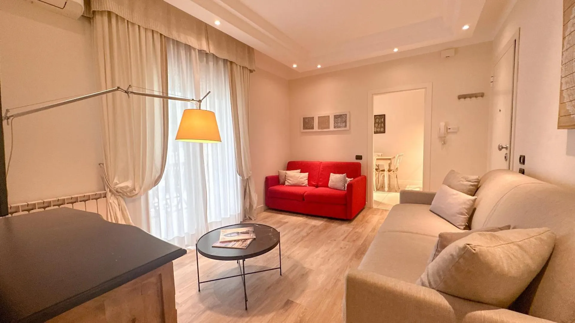 Residence Lungomare - Charming Apartments Riccione 4*,