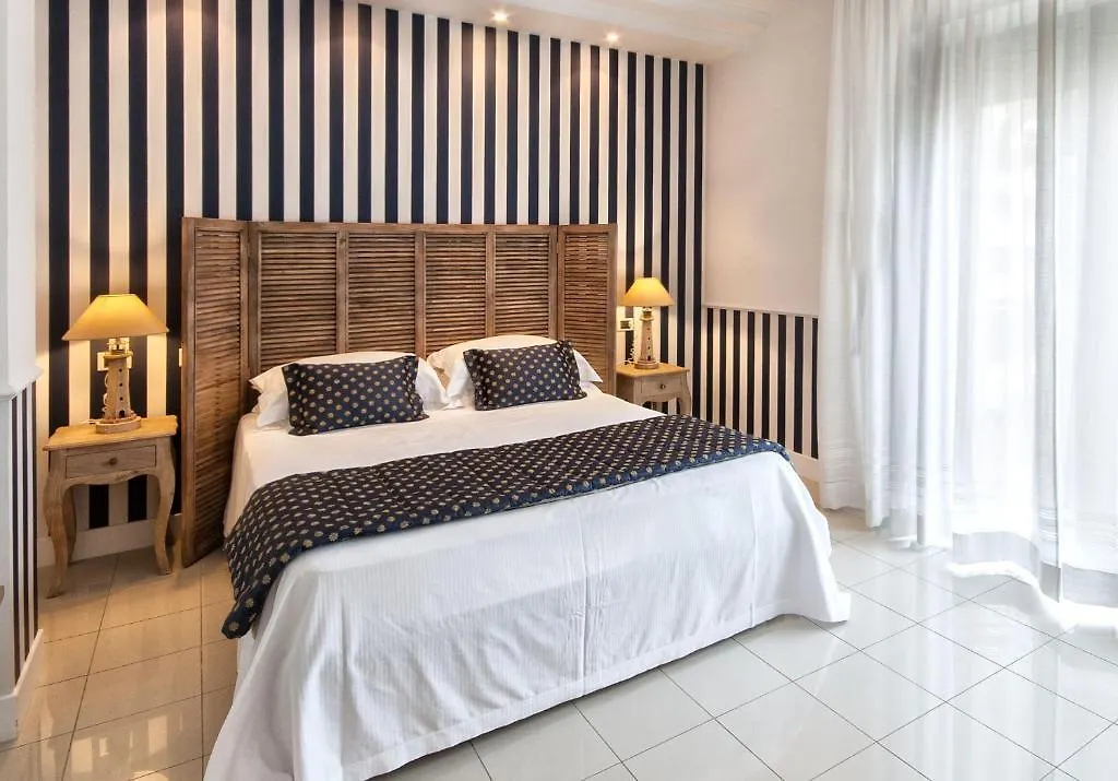 Residence Lungomare Riccione 4*,  Italia
