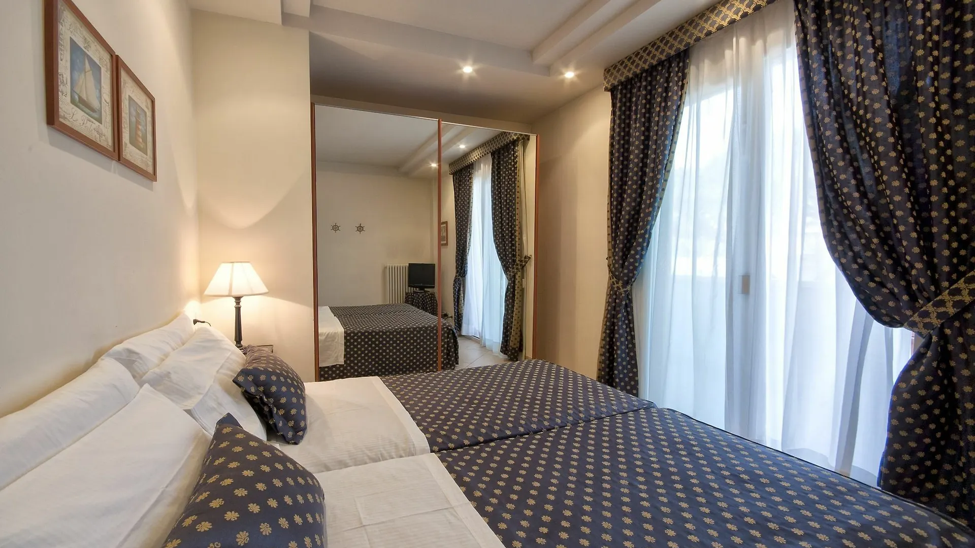 Residence Lungomare Riccione