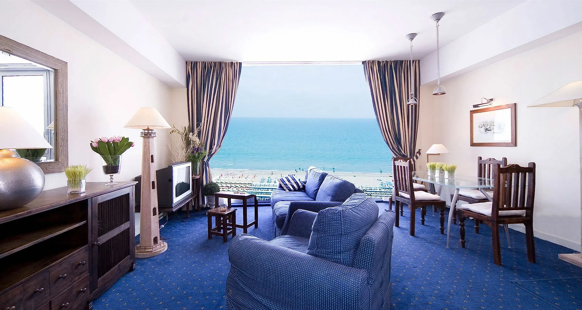 Residence Lungomare - Charming Apartments Riccione 4*,