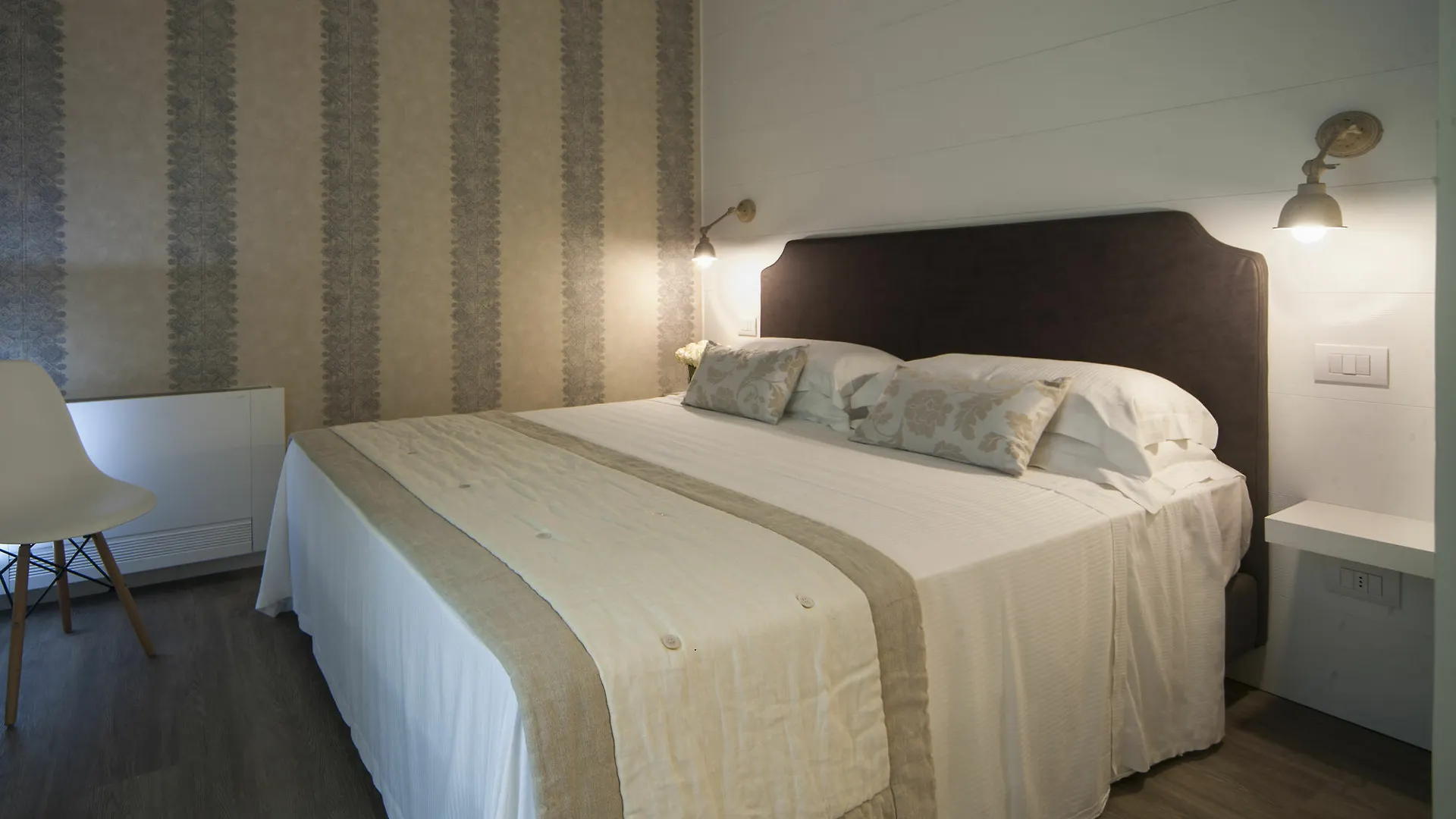Aparthotel Residence Lungomare - Charming Apartments Riccione